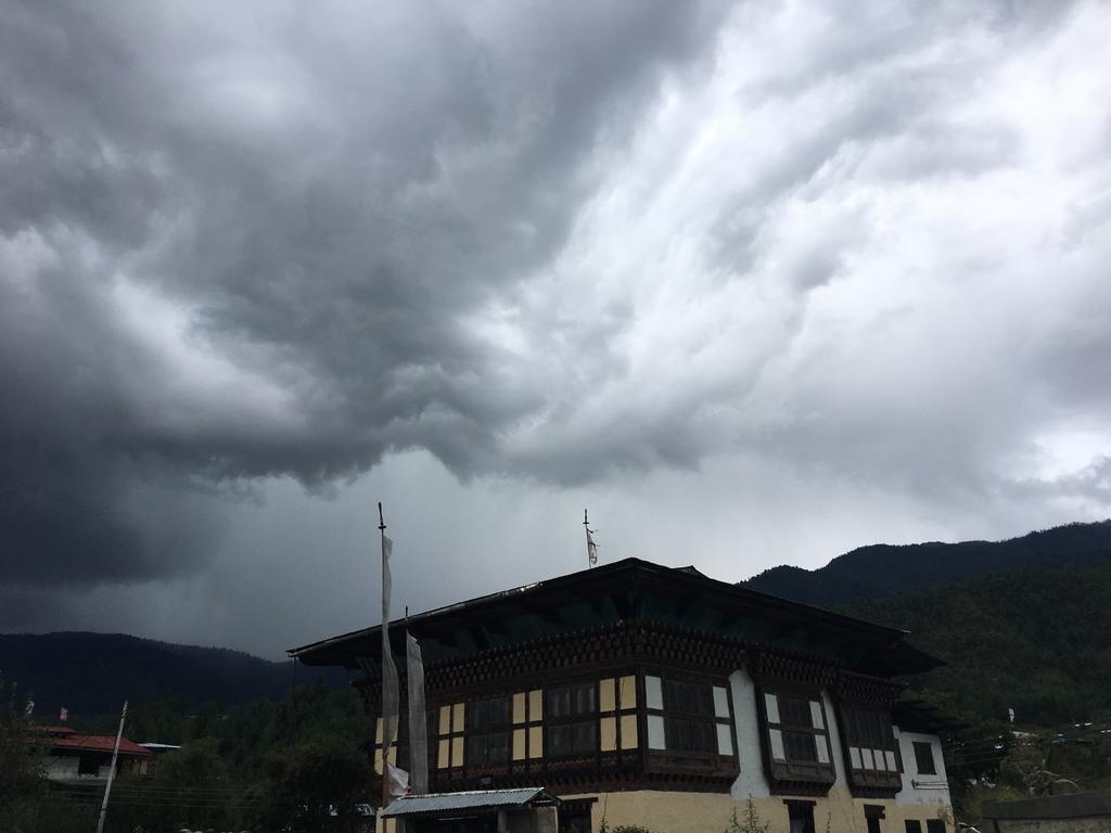 Ama'S Village Lodge Паро Екстериор снимка