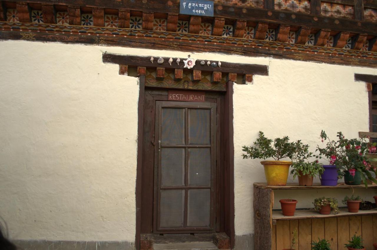 Ama'S Village Lodge Паро Екстериор снимка