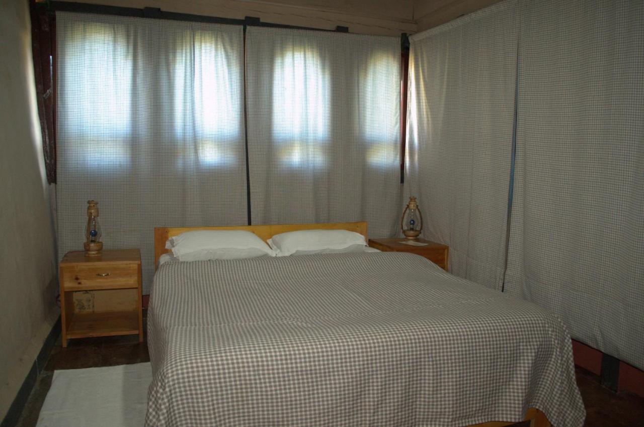 Ama'S Village Lodge Паро Екстериор снимка