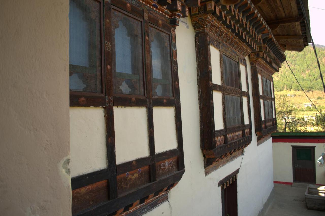 Ama'S Village Lodge Паро Екстериор снимка