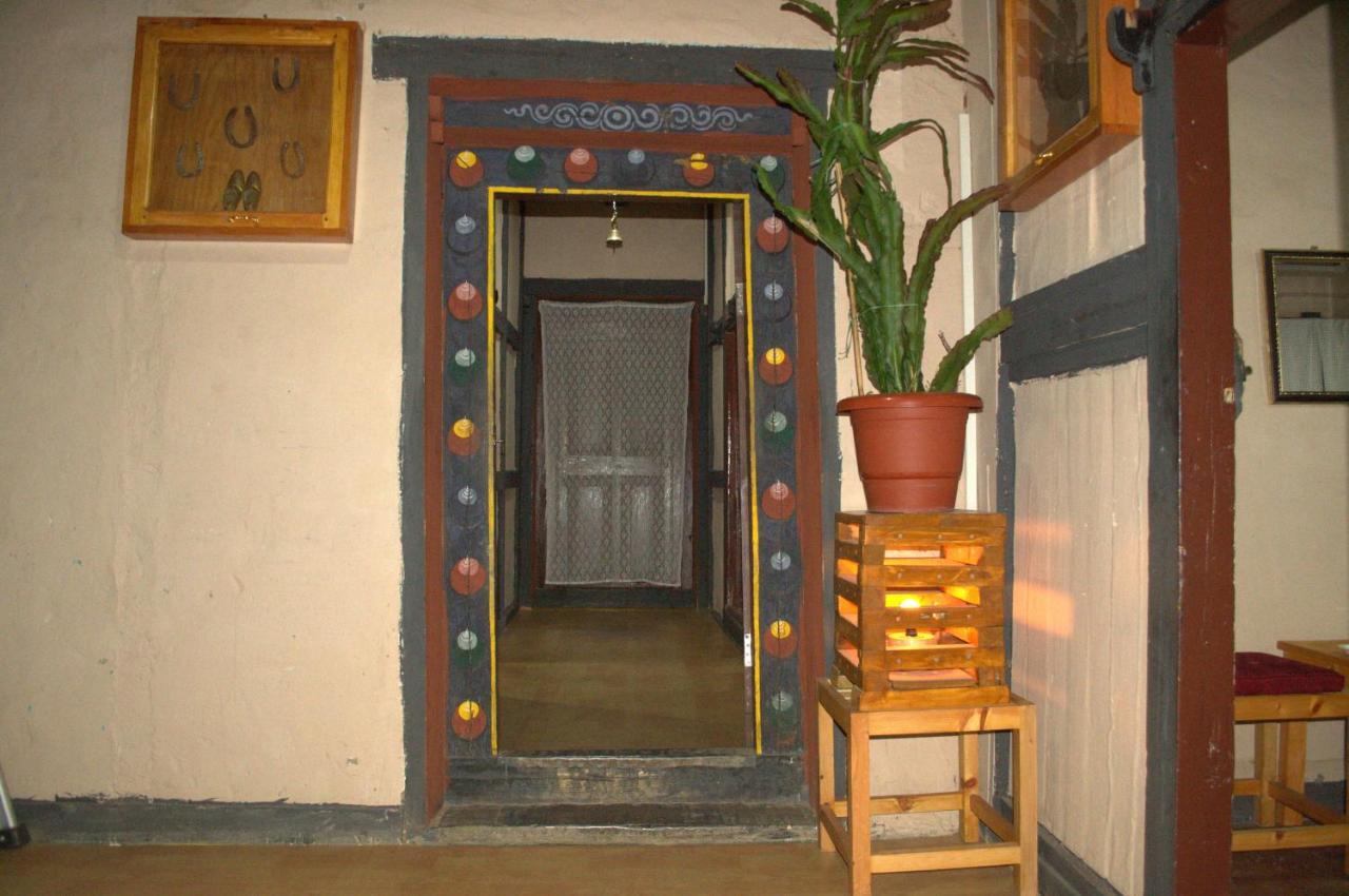Ama'S Village Lodge Паро Екстериор снимка