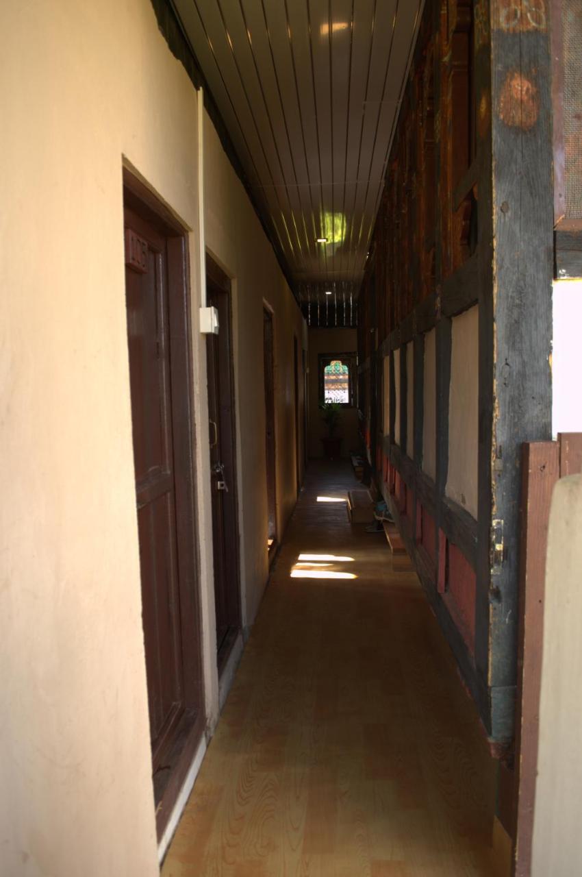 Ama'S Village Lodge Паро Екстериор снимка