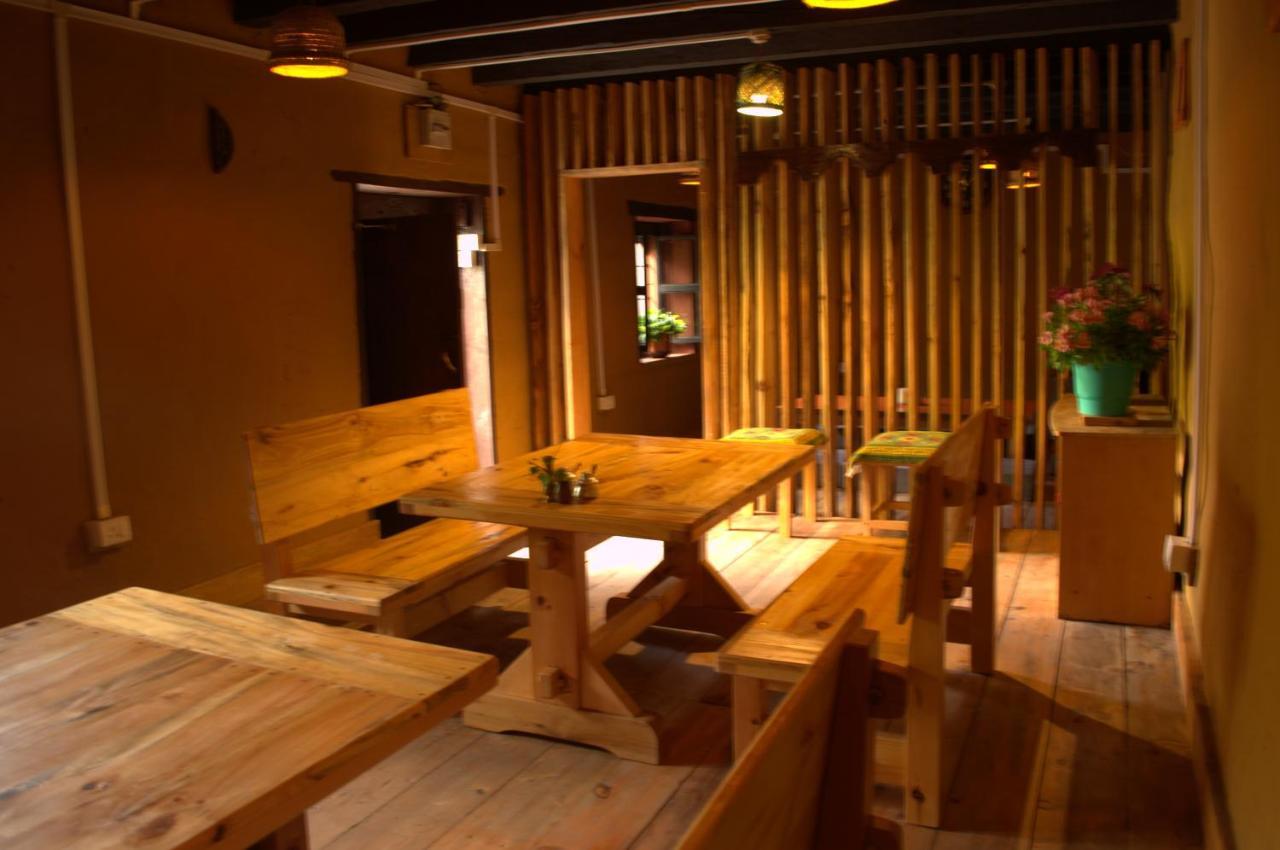 Ama'S Village Lodge Паро Екстериор снимка