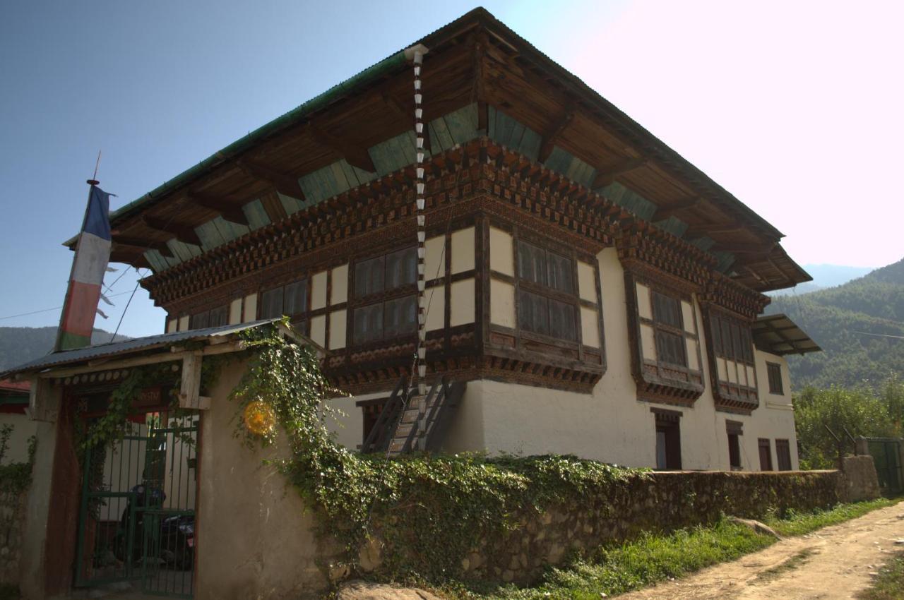 Ama'S Village Lodge Паро Екстериор снимка